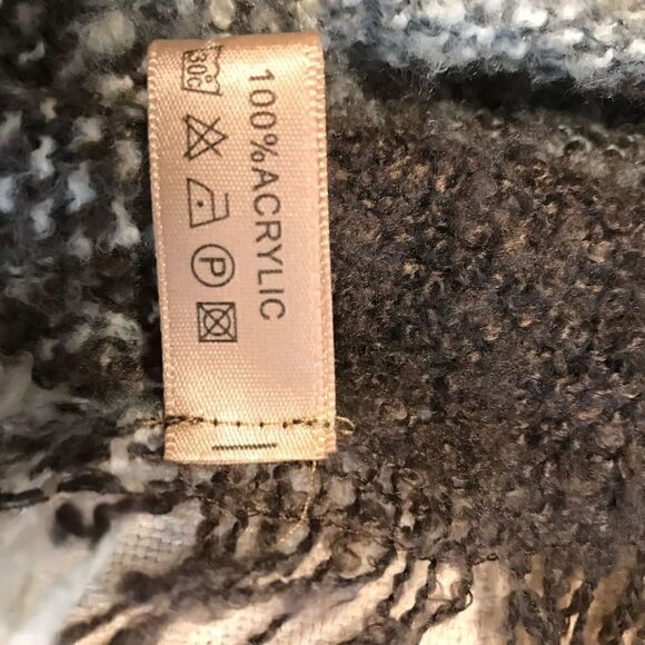 Boucle turtleneck plaid poncho pullover. Autumn, renfaire, house of the dragon! - Picture 8 of 9